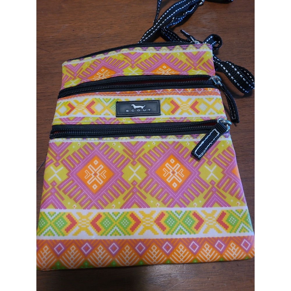 Scout-Sally Go Lightly Crossbody Bag Orange Yellow Green Pink 3 Zipper Pockets‎